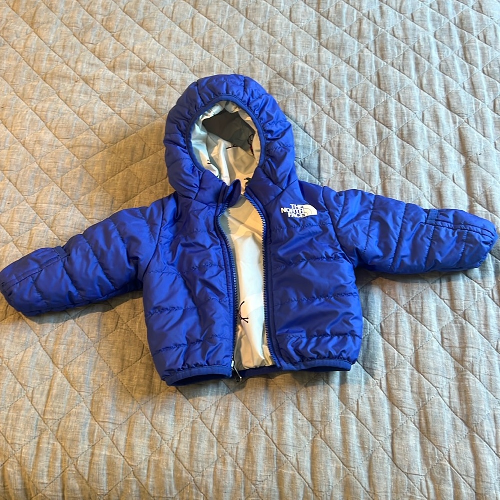 North Face Baby Reversable Puffer Jacket 3-6 months excellent condition